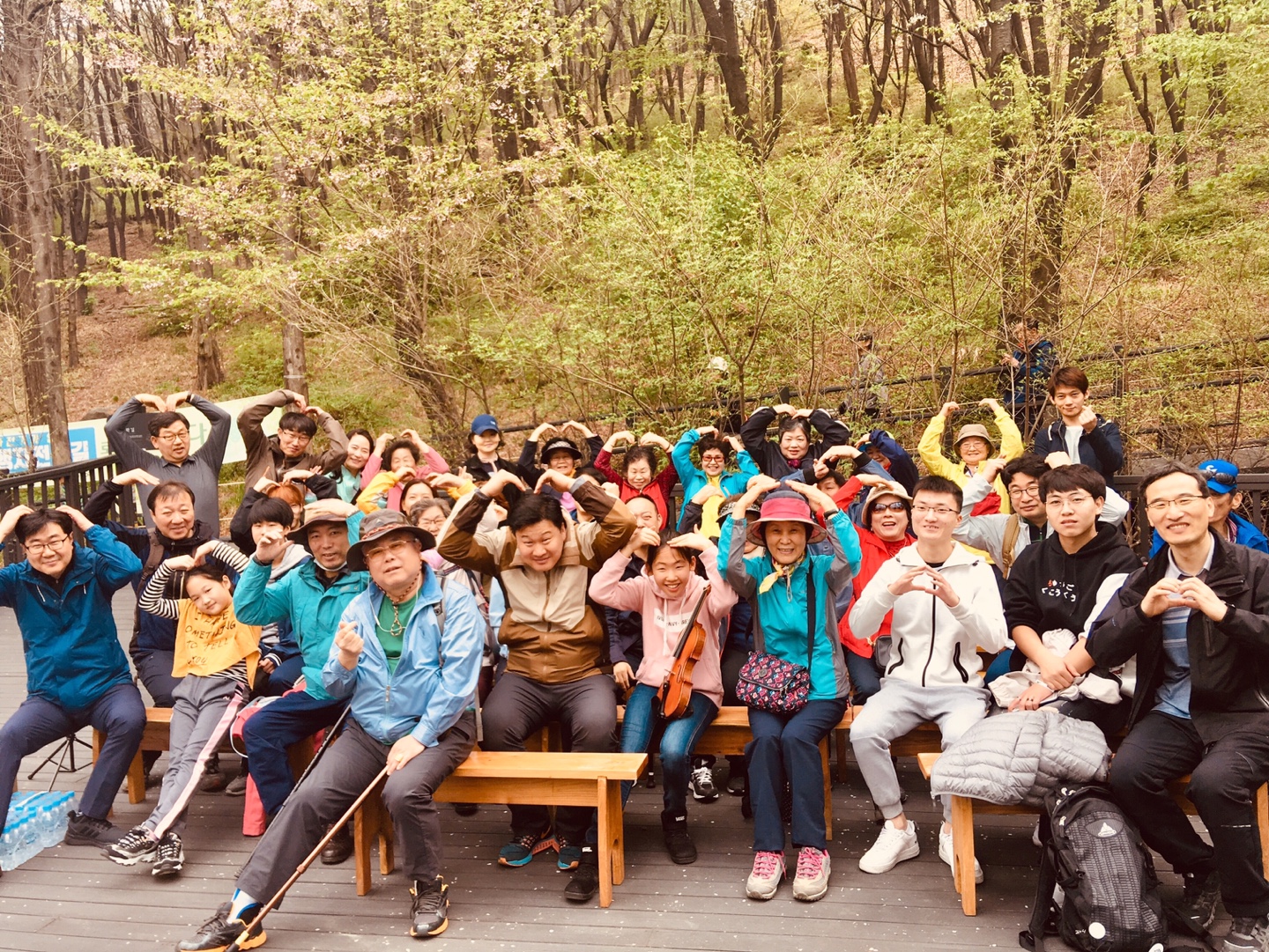 성인장애인 안산자락길 봄 나들이 실시(with 명지대학교 교직원 산악회 동아리) 성인장애인 안산자락길 봄 나들이 실시(with 명지대학교 교직원 산악회 동아리)